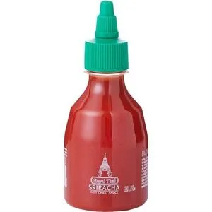 ROYAL THAI Sriracha-tulinen chilikastike 740 ml.